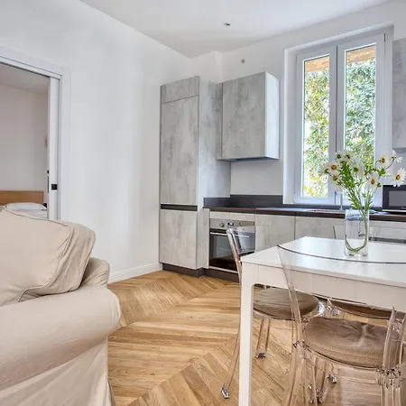 Joivy Stunning Flat With Balcony * Milan