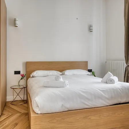 Apartment Joivy Stunning Flat With Balcony Milan