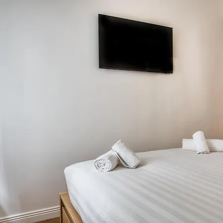 Apartment Joivy Stunning Flat With Balcony