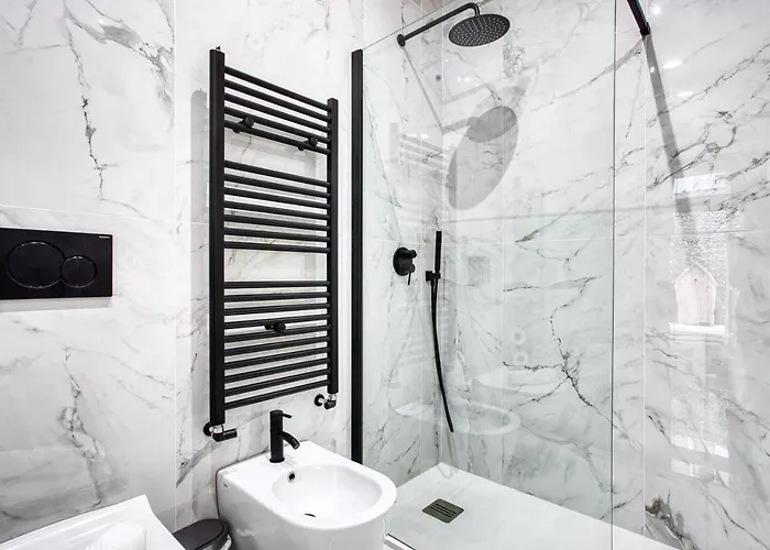Joivy Stunning Flat With Balcony Apartment