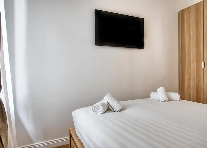 Apartment Joivy Stunning Flat With Balcony